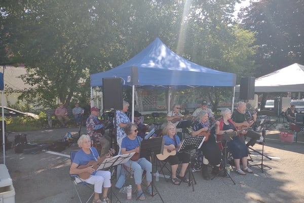 Ukulele group performing at the Winthrop Arts Fest